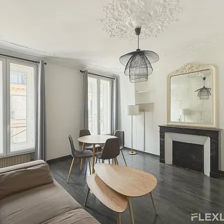 Superb 1 Elegant In The Heart Of Paris' 8th District Holiday home Paris