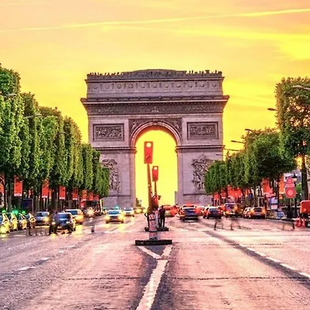 Superb 1 Elegant In The Heart Of Paris' 8th District Holiday home *